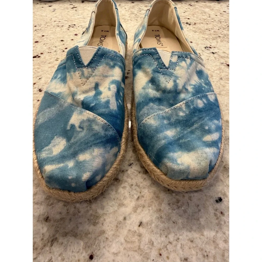 TOMS Tie Dye Espadrille Flats Blue White‎ W7.5